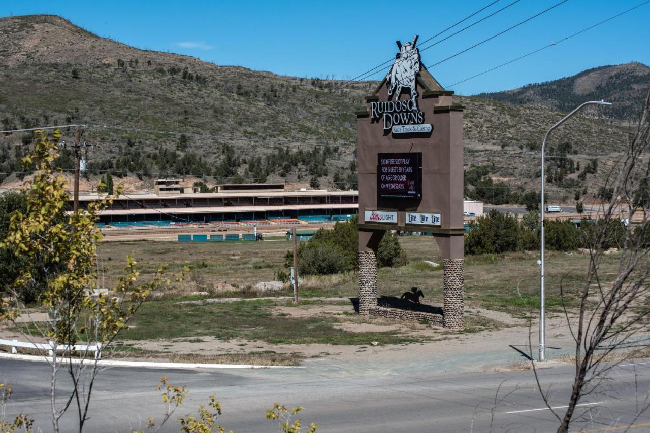 Sleeping Bear, 2 Bedrooms, Front Deck, Midtown, Sleeps 6 Ruidoso Extérieur photo